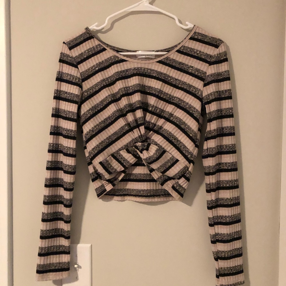 Vestique Crop Top